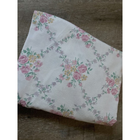 Lady Pepperell Other - Vintage Twin size fitted Lady Pepperell Flannel sheet
